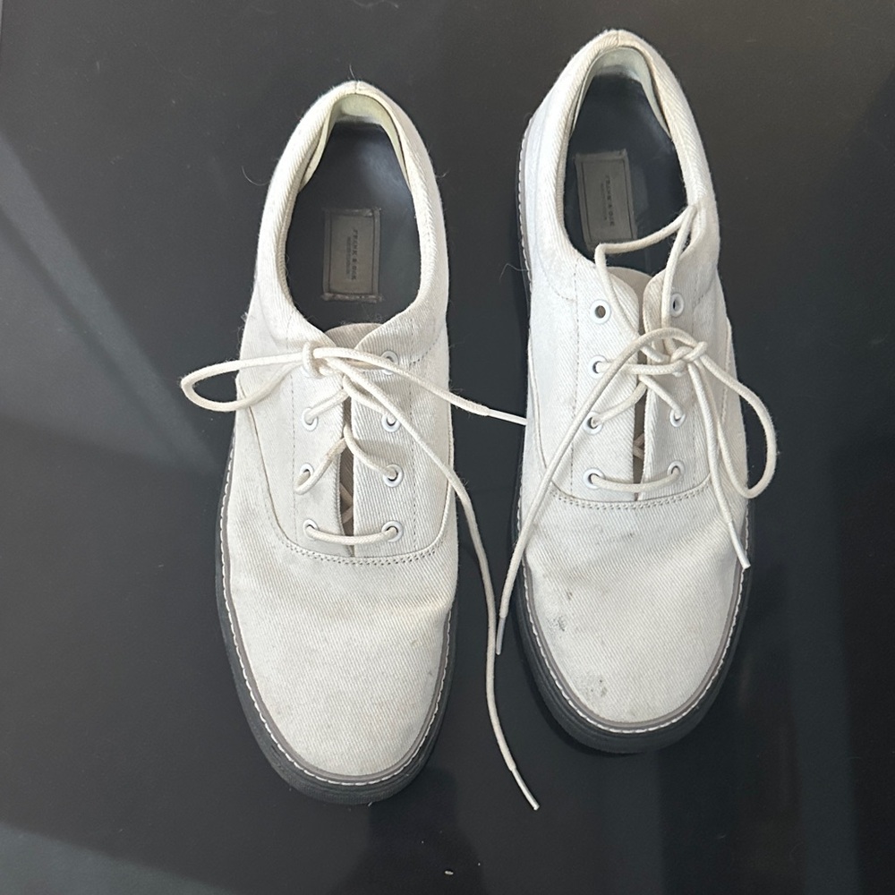 Men's White Canvas Shoes